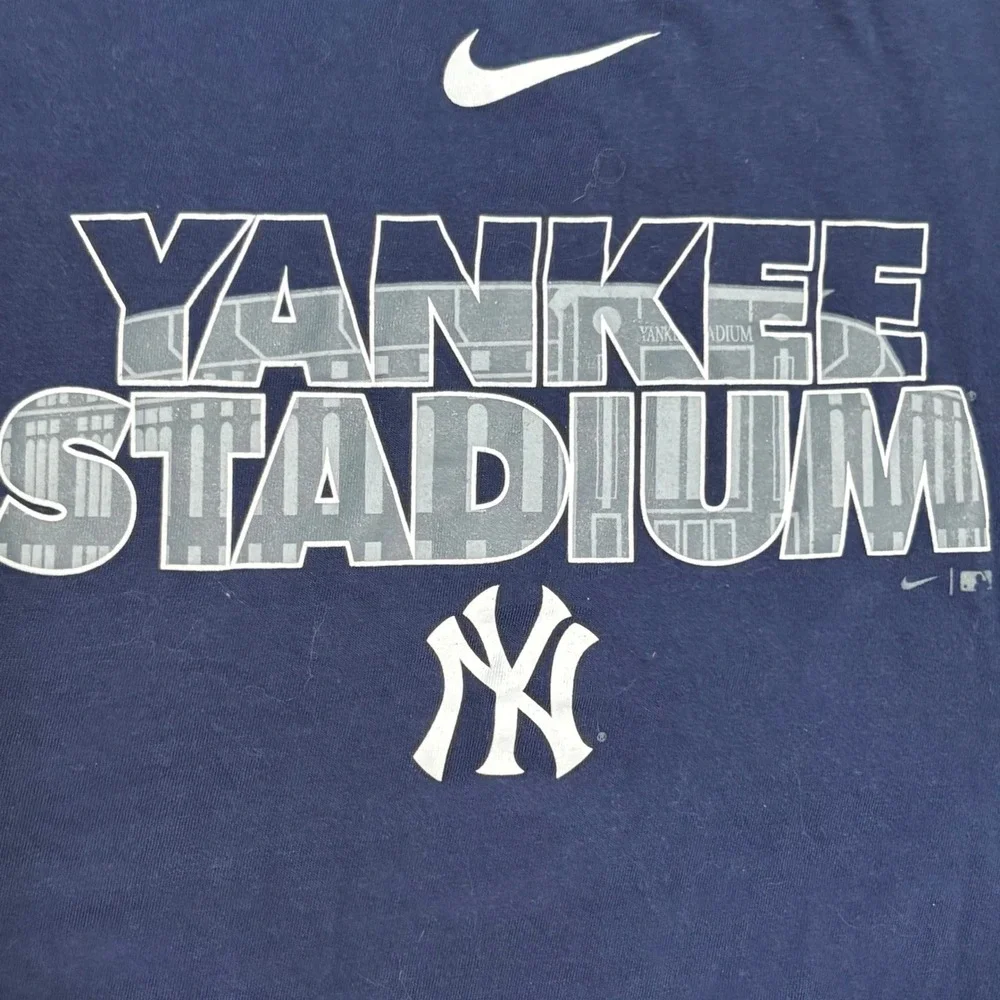 Yankee Stadium NY Nike T-Shirt Kids Medium 10/12 Navy Blue Graphic Tee Unisex